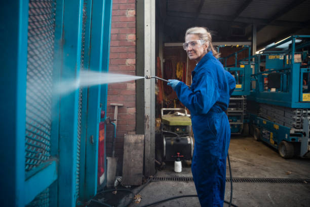 Best Commercial Building Pressure Washing  in Hubbard, OR