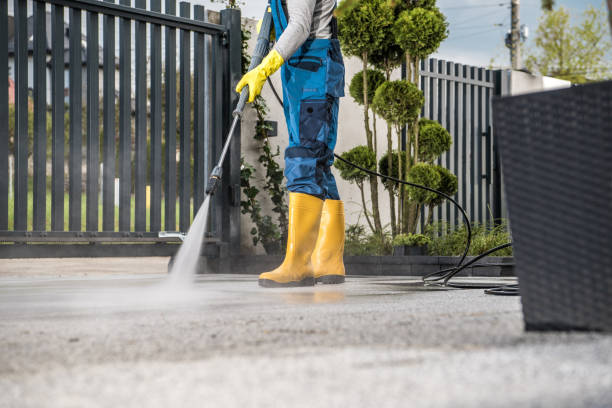 Best Sidewalk Pressure Washing  in Hubbard, OR